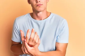 Ce se întâmplă dacă te mănâncă palma stângă?